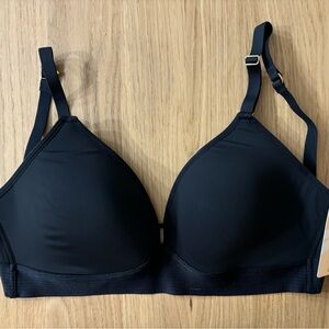 Lively wireless bra, size 32 DD. NWT